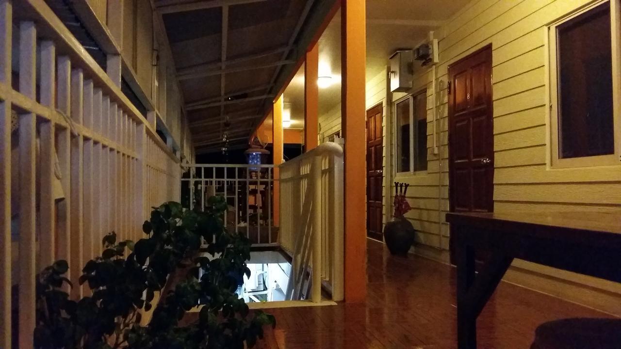 Jutharat Home Ayutthaya Eksteriør billede