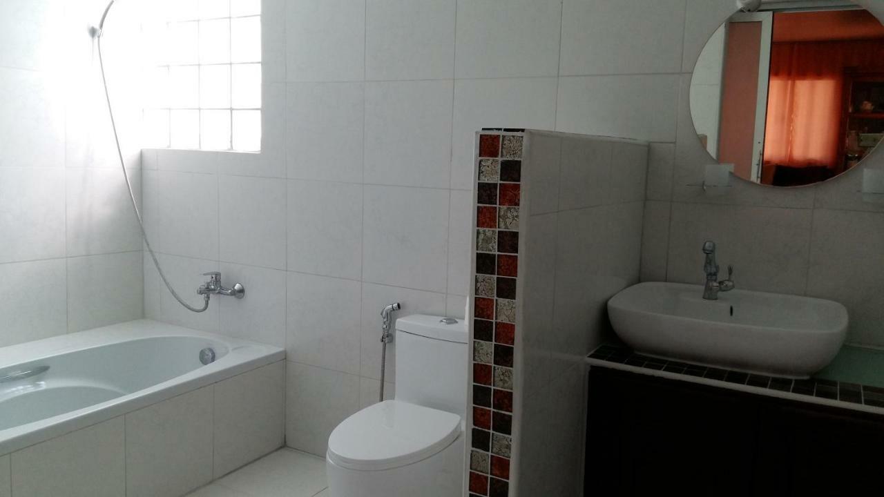 Jutharat Home Ayutthaya Eksteriør billede
